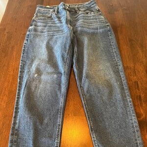 American Eagle Mom jeans- size 4 extra short